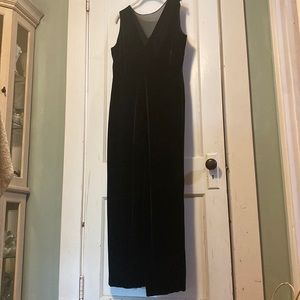 Taylor Black Velvet Pantsuit Size 16